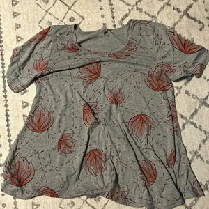 Lularoe Shirt Size 2X Great Condition short sleeve light weight flared bottom